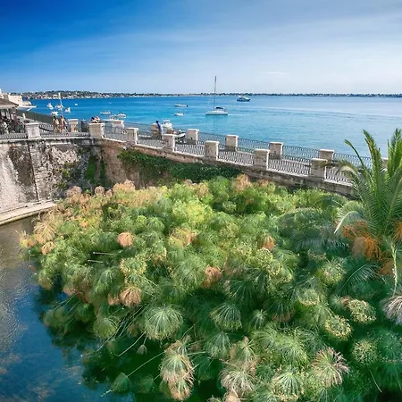 Lucky House - Ortigia Wifi Apartment